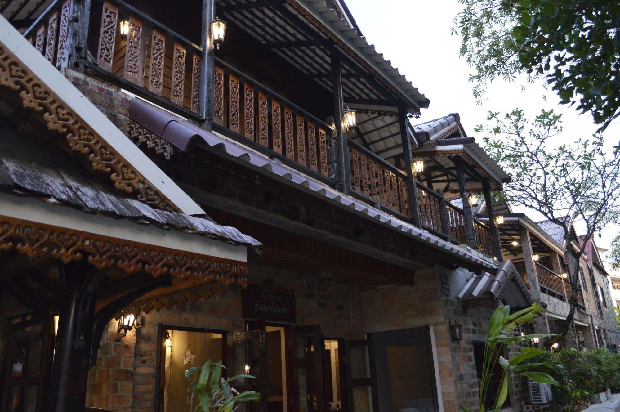 Baan Thai Homestay By Bgb Villas Bãi biển Kata Ngoại thất bức ảnh