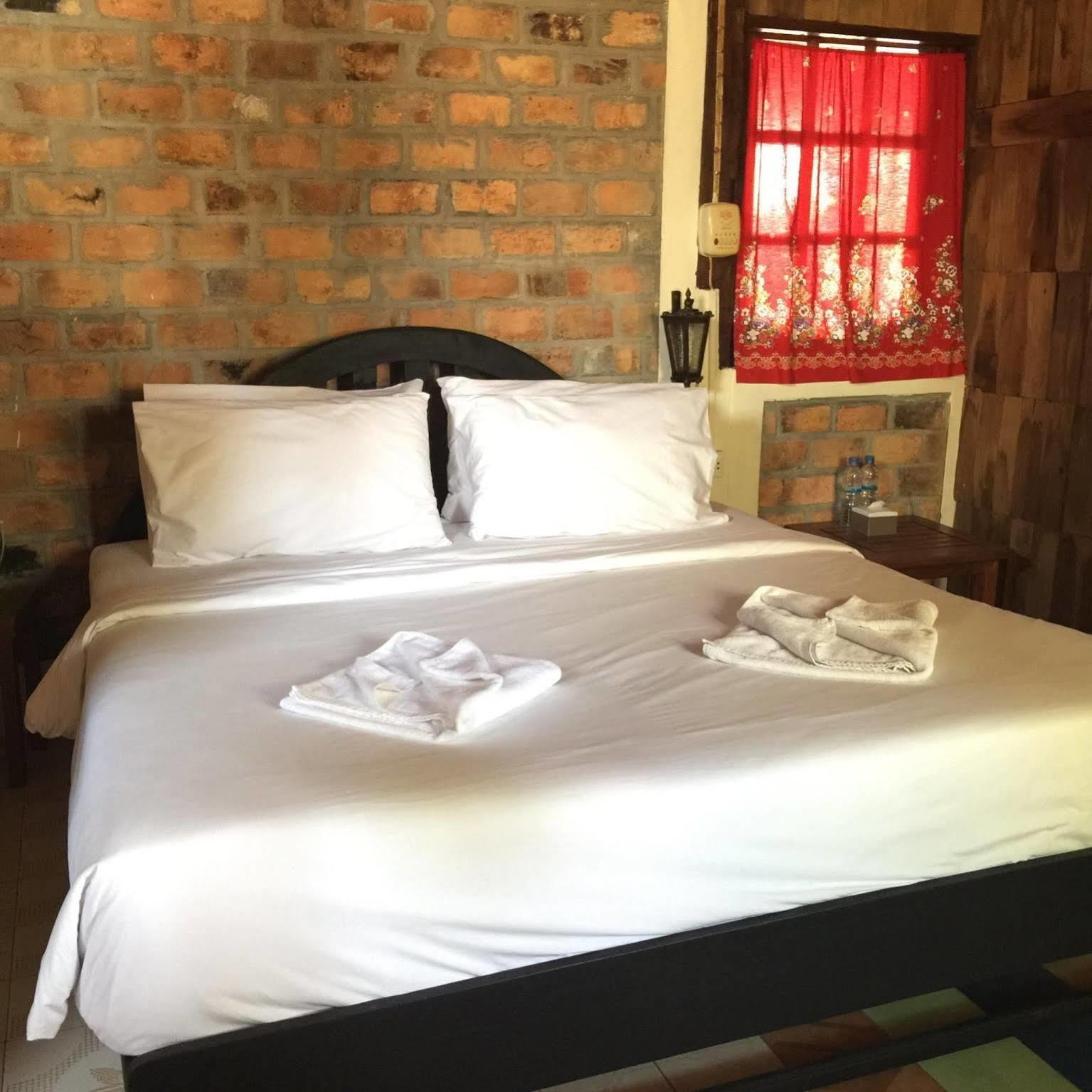 Baan Thai Homestay By Bgb Villas Bãi biển Kata Ngoại thất bức ảnh